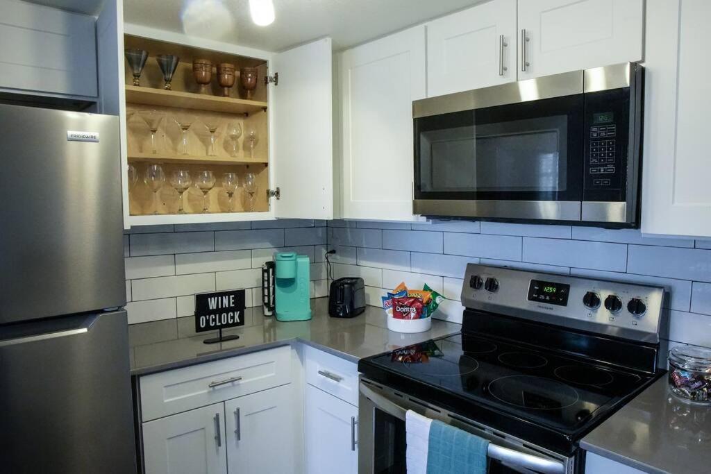 2 Bedroom Minutes From Las Vegas Strip And Airport ภายนอก รูปภาพ